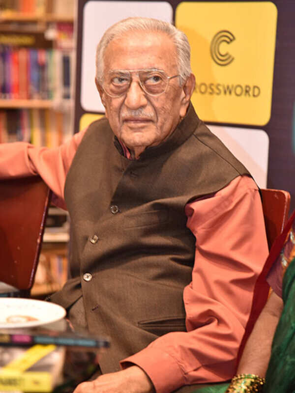Radio-announcer-Ameen-Sayani-at-the-launch