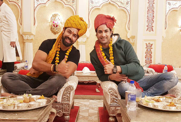 Saurabh with Himanshu Soni relishing Rajasthani thali