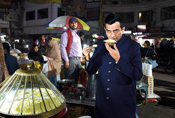 Chef Sanjeev Kapoor also went to Gol Darwaza in Chowk to have Nimish (BCCL/ Farhan Ahmad Siddiqui)