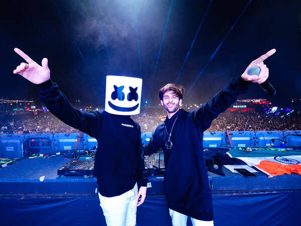Marshmello with Kartik Aaryan in Pune