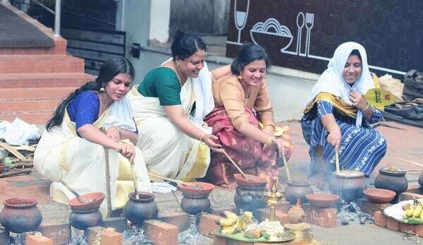 Rakshi,Sudha,Malavika,Jayashree (1)