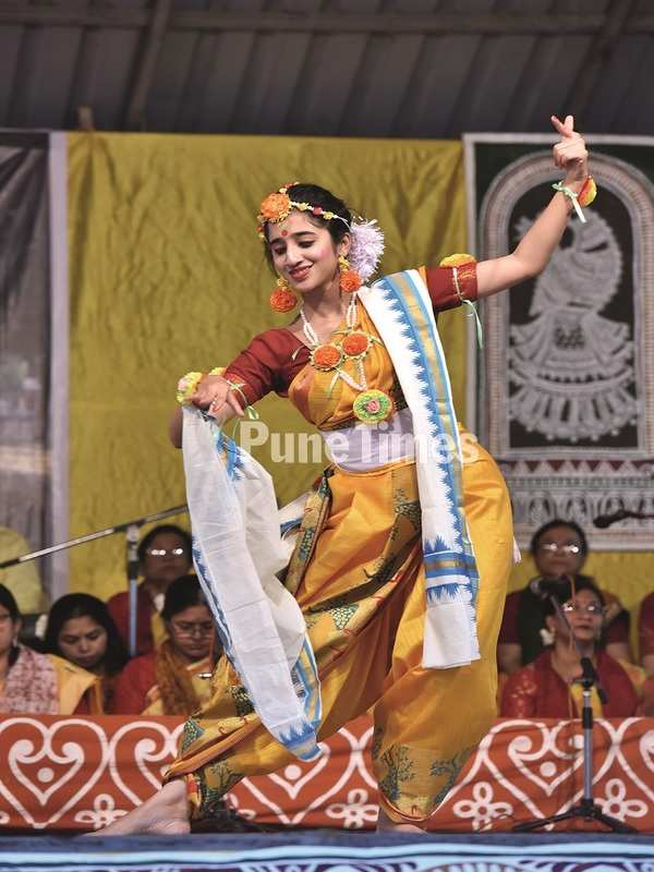 LONGEST RABINDRA DANCE MARATHON - India Book of Records