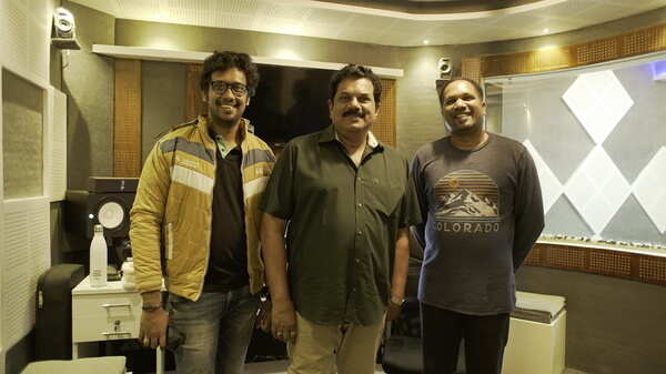 Mukesh debuts as singer with Rameshan Oru Peralla | Malayalam Movie ...