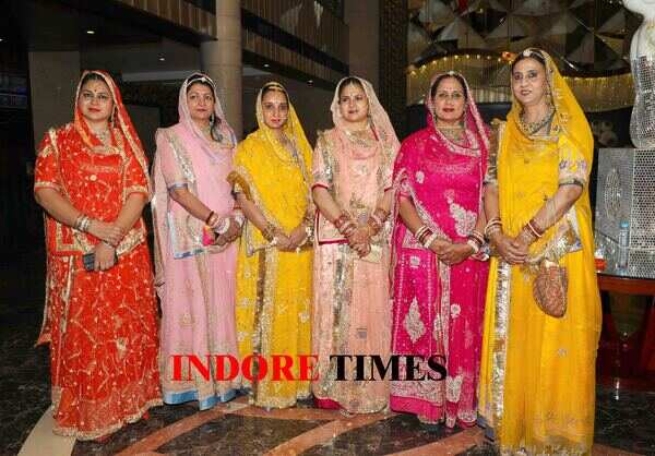 Rani sahab Kadambari Devi, Thakurani Anjali Kumari of Damotar, Rani sahab Vigyani Kumari of Gangpur, Princess Preetika Kumari Jamnia, Maharani Riteshwari Devi of Jamnia_edit