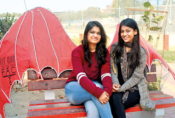 Akshika Mittal (L) and Tahreeni (BCCL/ Arvind Kumar)