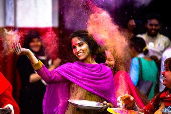 Happy Holi 2020: Images, Facebook & Whatsapp status