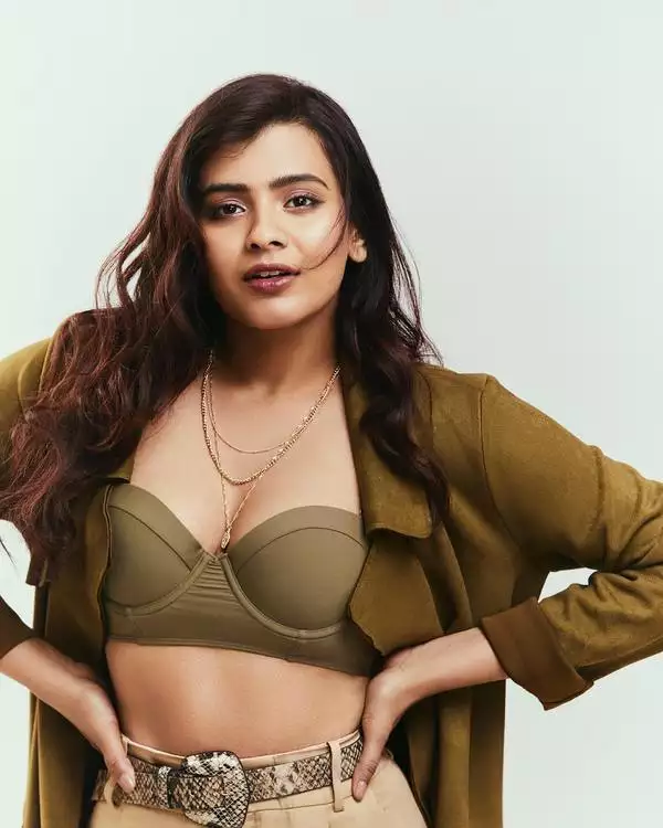 Heroine Hebah Patel Sex Videos - Hebah Patel exposes her incredible figure in a scorching hot outfit |  Telugu Movie News - Times of India