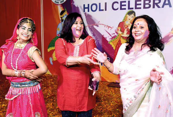 (L-R) Tanya, Pankaja and Deepti Pandey (BCCL/ Vishnu Jaiswal)