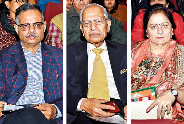 (L) Rajesh Chauhan (C) SC Verma (R) Sunita Tandon (BCCL/ Farhan Ahmad Siddiqui)