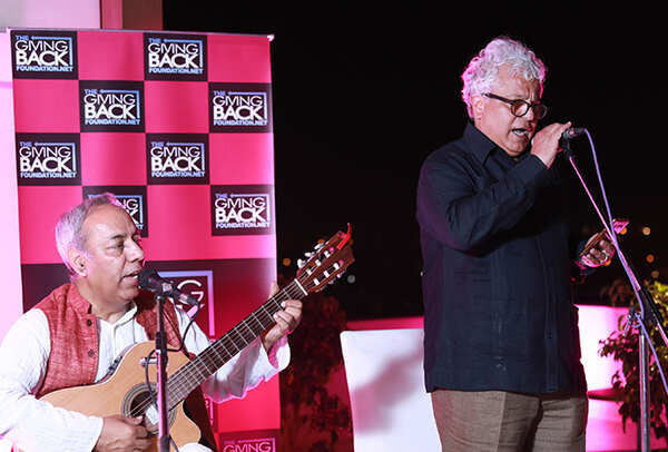 suhel-seth-singing