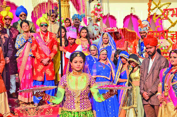 Tanvi Dogra as Falguni