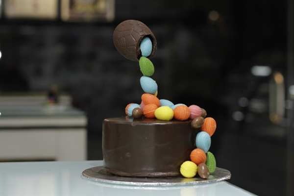 Top more than 143 chocolate shapes for cake decorating latest - seven.edu.vn