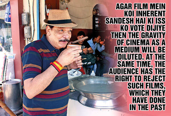 Govind Namdev enjoying lassi at Varanasi (BCCL/ Arvind Kumar)