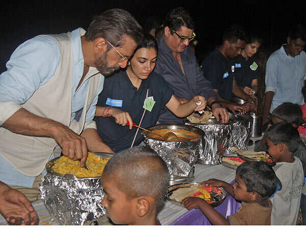 roti-ghar-javed-jafferry-ayub-khan-thane-(9)