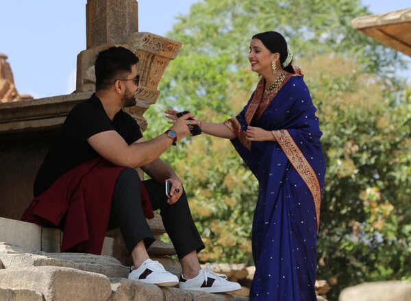 Shrenu Parikh with co-star Zain Imam in between shots