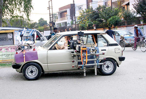 Pankaj Tripathi shooting for 'Kargil Girl' in Lucknow. In the film he plays Janhvi Kapoor's father (BCCL/ Aditya Yadav)