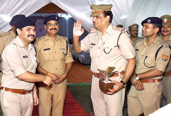 (L-R) Kalanidhi Naithani, Sarvesh Kumar Mishra and Vijay Shankar Agnihotri (BCCL/ Vishnu Jaiswal)