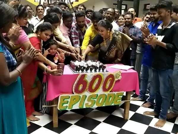 Team Yaaradi Nee Mohini celebrates 600 episodes milestone - 1