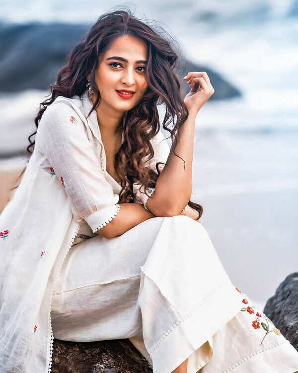 ANUSHKA_For_web