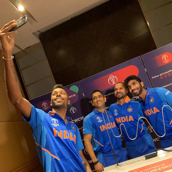 India-selfie-ICC-twitter