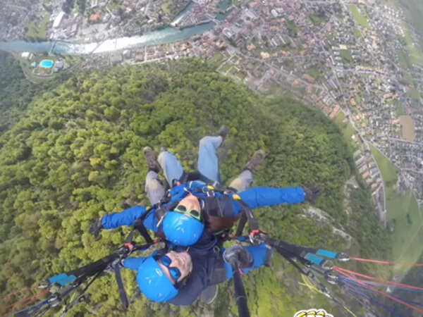 Surbhi paraglyding