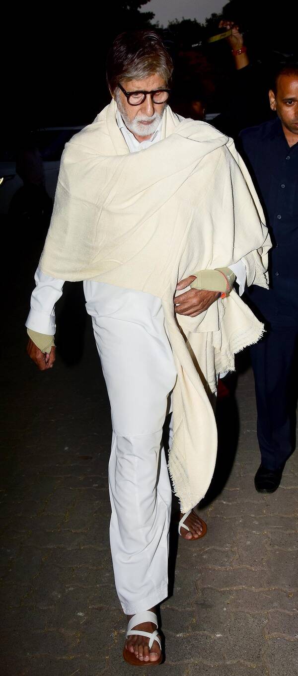 Veeru Devgan funeral (3)