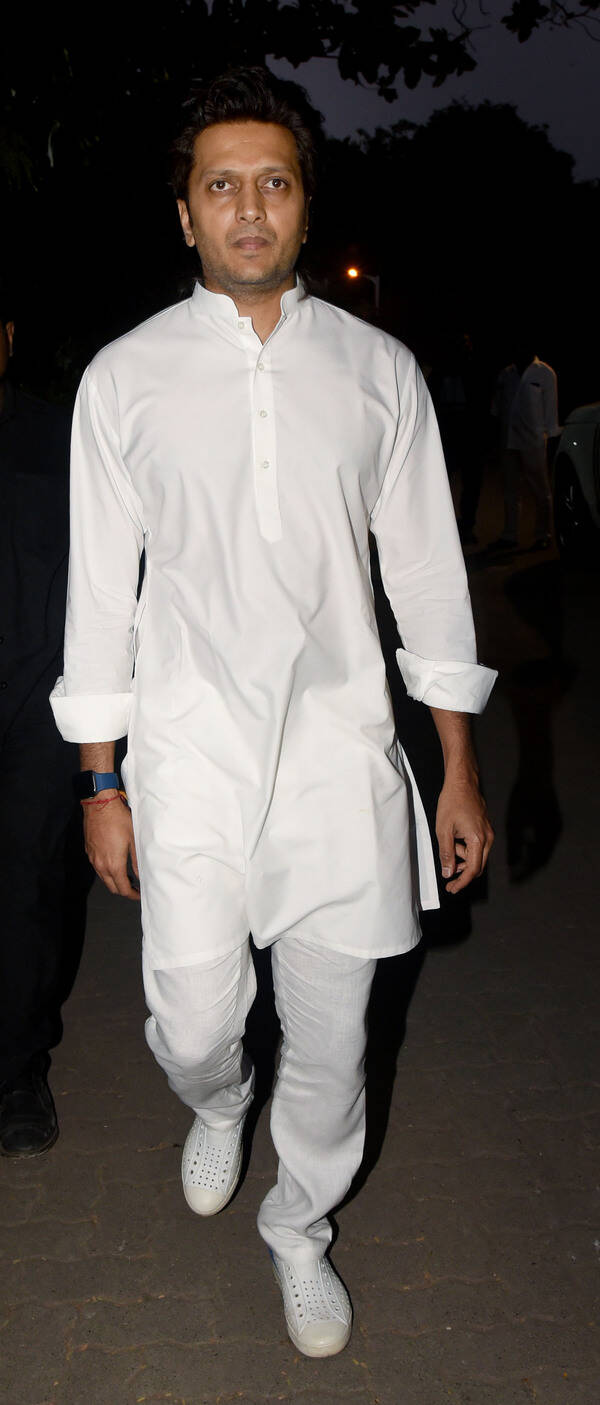 Veeru Devgan funeral (2)