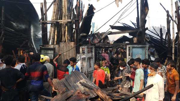 Fire in Kolkata today: Fire breaks out in Kolkata's Park Circus area ...