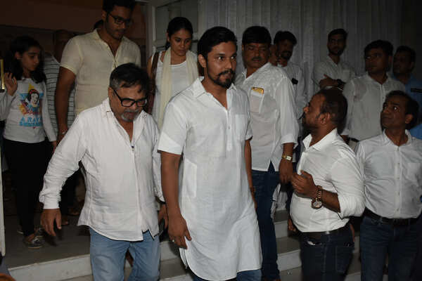 Veeru Devgan Prayer meet (8)