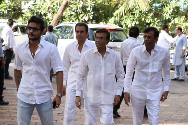Veeru Devgan Prayer meet (2)