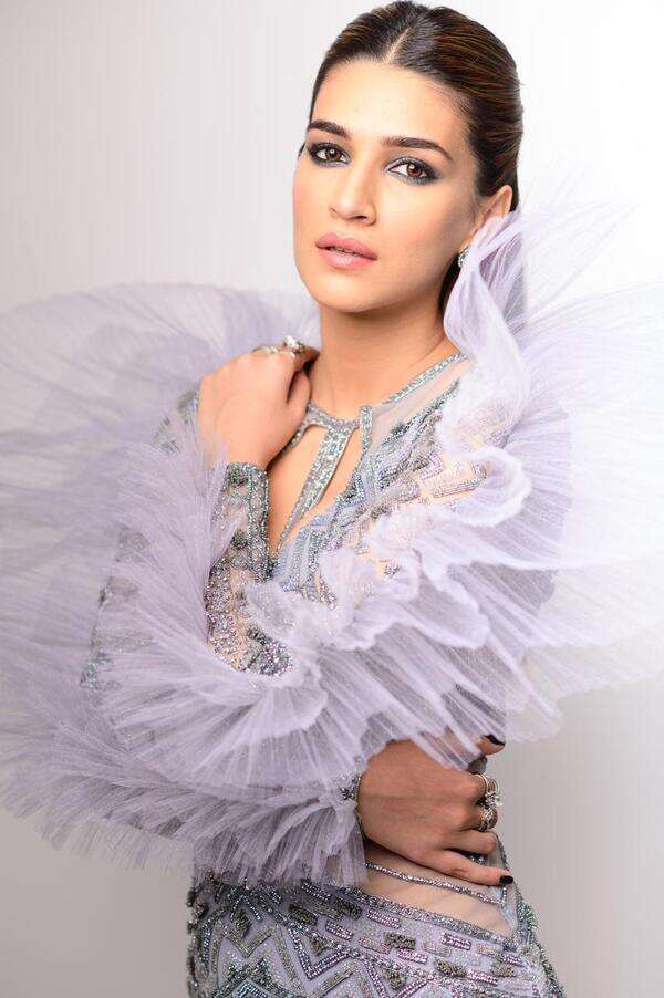 kriti sanon silver dress Kriti Sanon Keeps It Glitzy And Glamorous In A Silver Embellished Gown