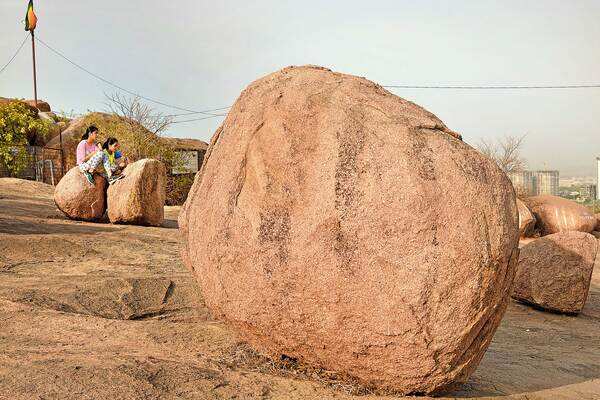 pg4_rock