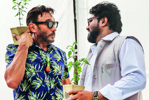 Tropical print shirt and a tree-planter locket, Jackie Shroff was dressed perfectly for the occasion!