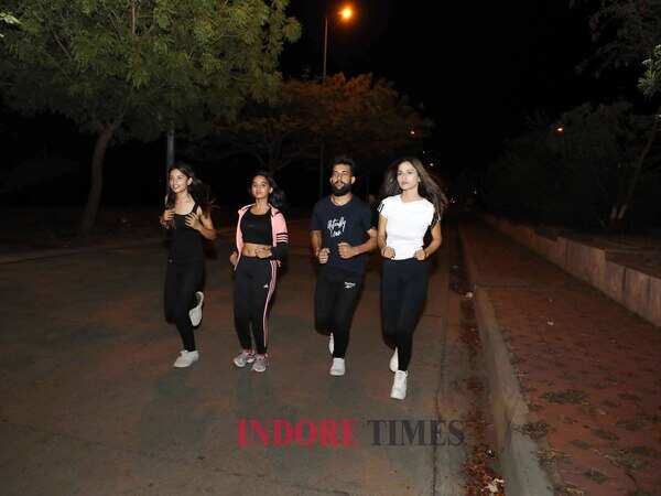Runners at Residency - post dinner runedit (2)