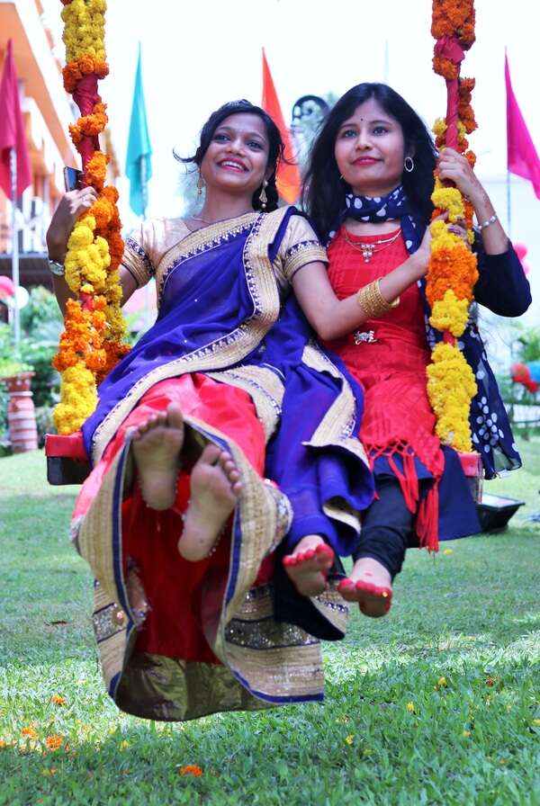 Two girls playing Doli2 - Copy