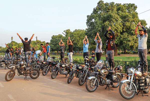 On International Yoga Day and World Motorcycle Day, Delhi bikers