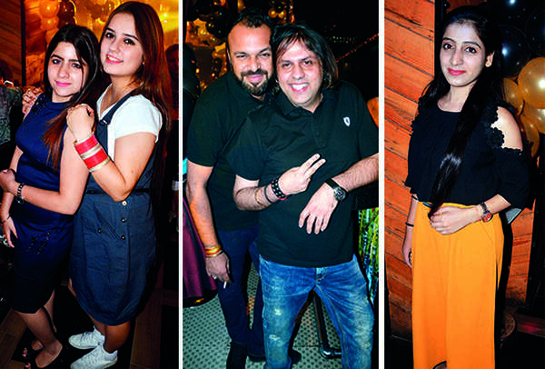 (L) Minnat Kaur and Nikita Kaur (C) Puneet Kotwani and Nikhil Vij (R) Simran Kaur (BCCL/ IB Singh)