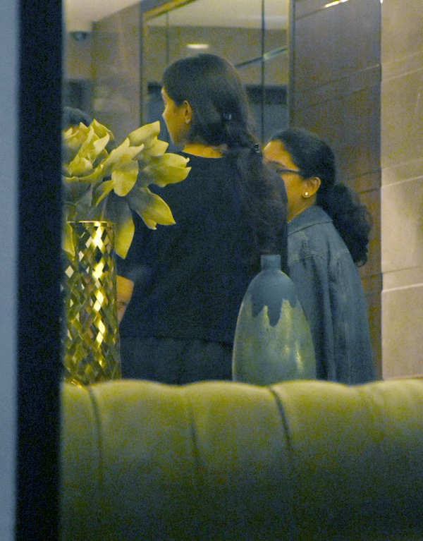 Ranbir Kapoor and Deepika Padukone snapped at Luv Ranjan's residence ...