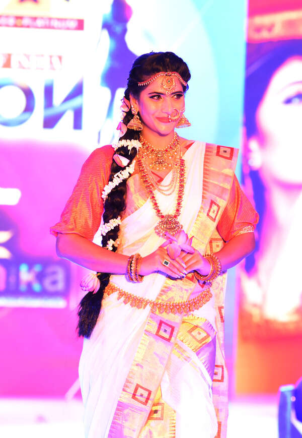 Neha Saxena (2)