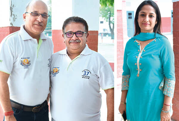 (L) Sanjay Pratap and Sanjay Malik (R) Shalini Singh (BCCL/ Farhan Ahmad Siddiqui)
