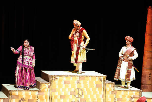 A scene from the play Ghazab Teri Adaa staged at BNA recently (BCCL/ Farhan Ahmad Siddiqui)