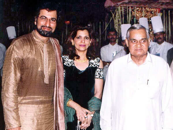 Talat_-Bina-me-Atalji-and-Sunil