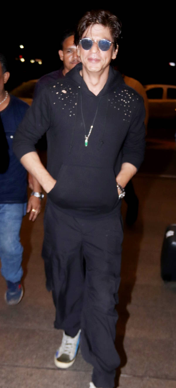 Shah Rukh Khan And Karan Johar Snapped As They Leave For Australia To ...