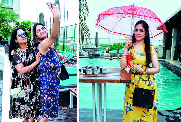 (L) Priyanka Agarwal and Pooja Agarwal (R) Shalu Narula (BCCL/ AS Rathor)