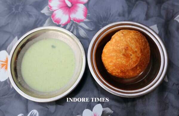 Kachori with dahi chutney_edit(1)