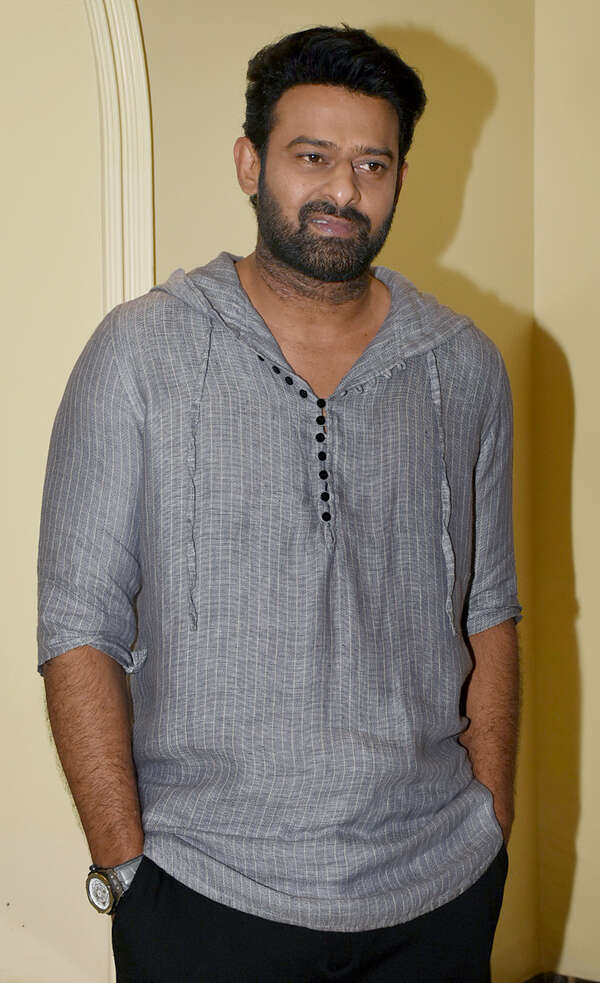 Saaho (2)