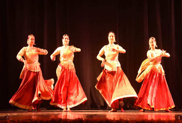 nartan sarwaswam_directed by prof mandavi singh (9)