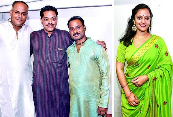 (L) Dr Naveen Mishra, Pt Vikas Mishra and Hayat Hussain (R) Jagriti Mishra (BCCL/ Farhan Ahmad Siddiqui)