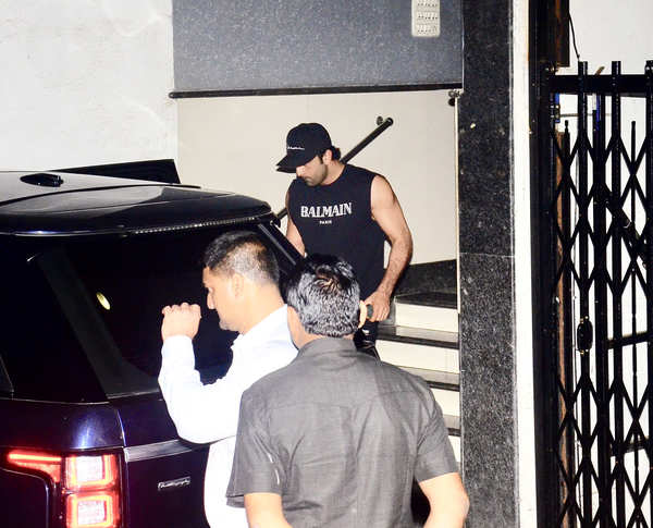 Ranbir Kapoor looks cool as he stepped out in the city in a casual