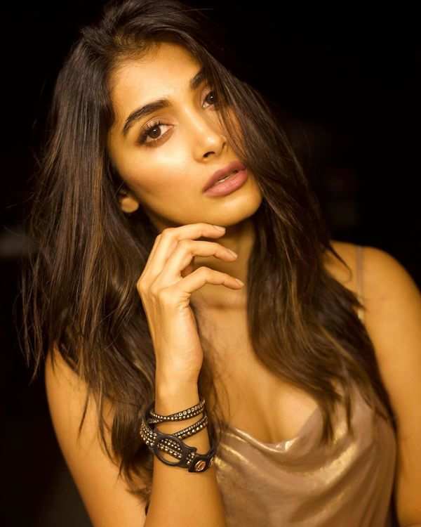 Pooja Sexy Sexy Sexy Sex - Pooja Hegde looks smouldering hot in her new Instagram pic | Telugu Movie  News - Times of India